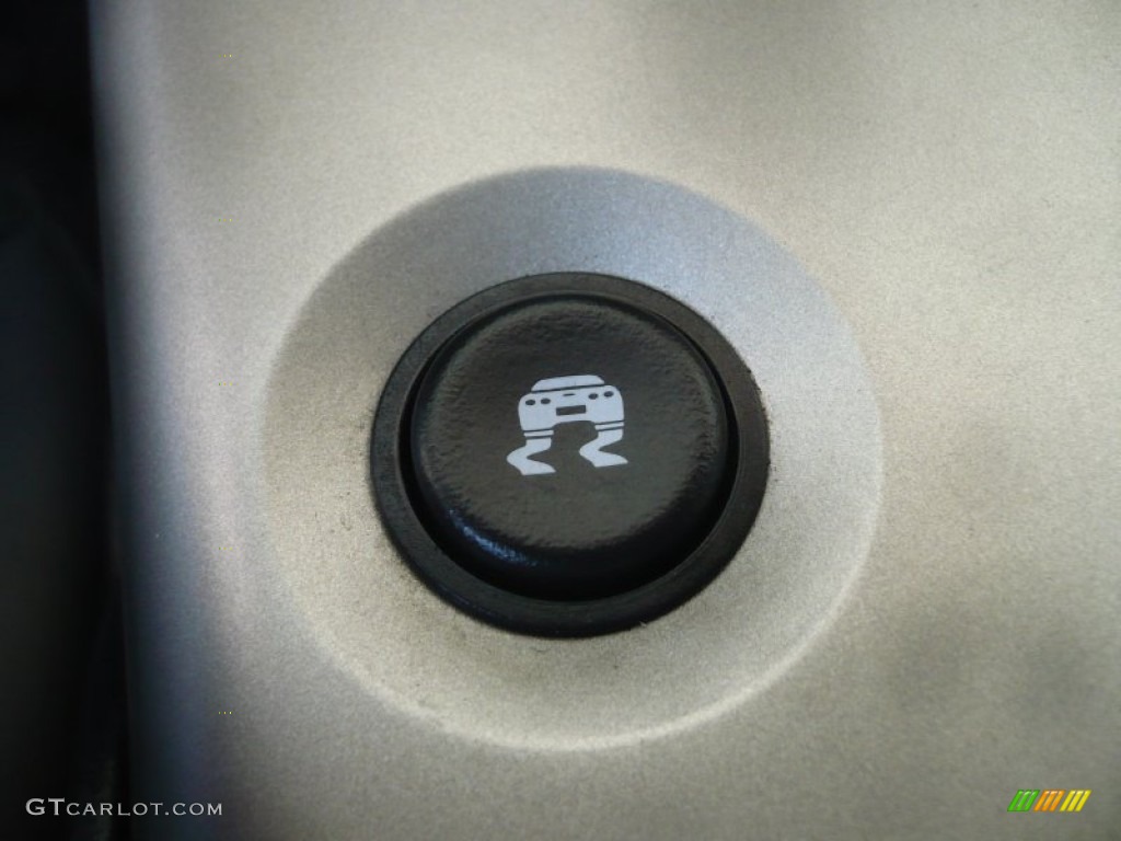 2005 Chevrolet Corvette Coupe Controls Photo #51518584