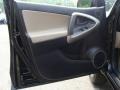 Black - RAV4 4WD Photo No. 24