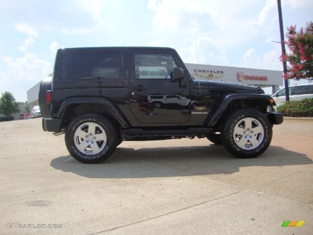 2011 Wrangler Sahara 4x4 - Black / Black/Dark Saddle photo #2