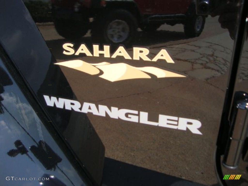 2011 Wrangler Sahara 4x4 - Black / Black/Dark Saddle photo #16