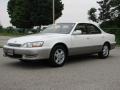 Diamond White Pearl 1994 Lexus ES 300