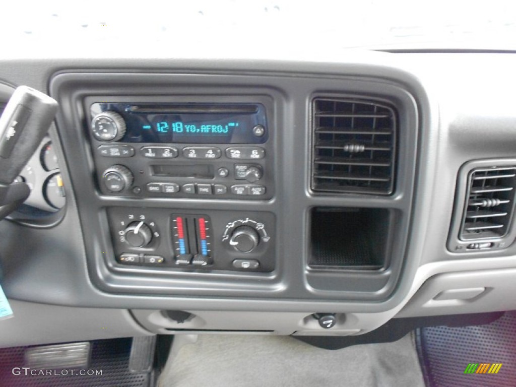 2005 Chevrolet Tahoe LS Controls Photo #51531083