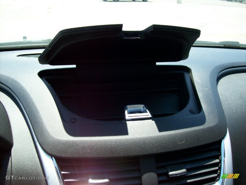 2010 Malibu LT Sedan - Imperial Blue Metallic / Ebony photo #12