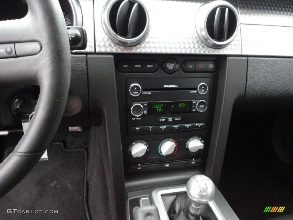 2008 Ford Mustang Bullitt Coupe Controls Photo #51534239