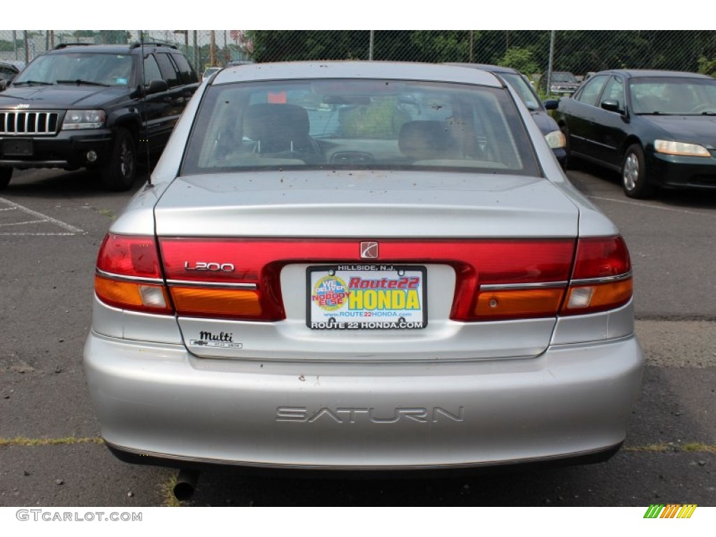 2002 L Series L200 Sedan - Bright Silver / Gray photo #4