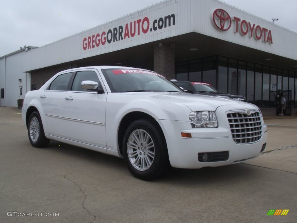 Bright White Chrysler 300