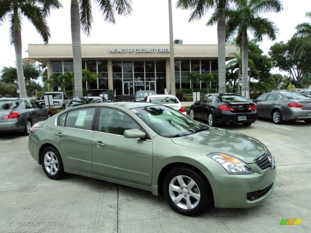 Metallic Jade Nissan Altima