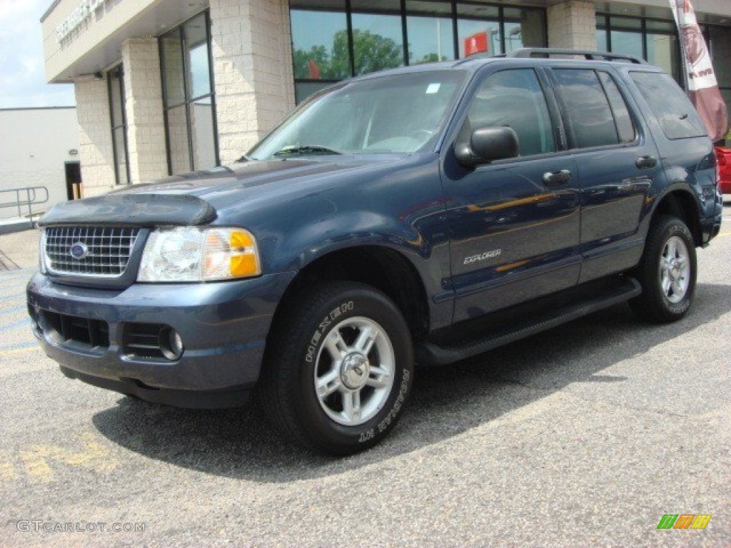 2004 Explorer XLT 4x4 - Medium Wedgewood Blue Metallic / Graphite photo #2