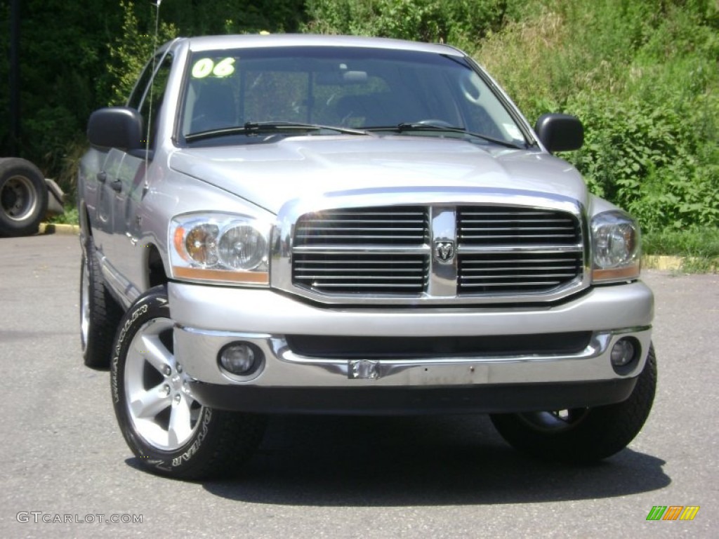 2006 Ram 1500 ST Quad Cab 4x4 - Bright Silver Metallic / Medium Slate Gray photo #32