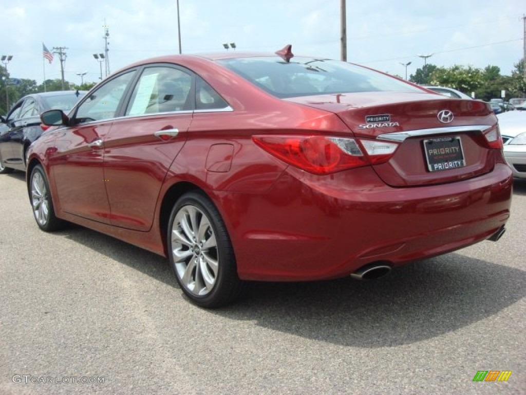 2011 Sonata SE - Venetian Red / Black photo #4