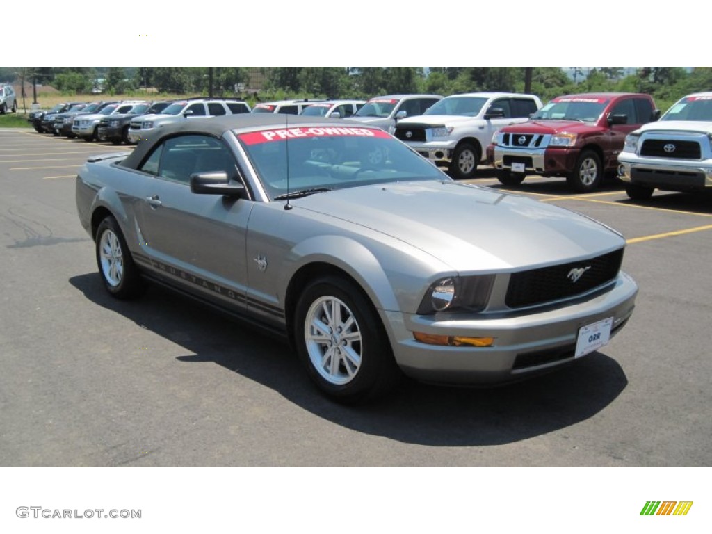 2009 Mustang V6 Premium Convertible - Vapor Silver Metallic / Light Graphite photo #27