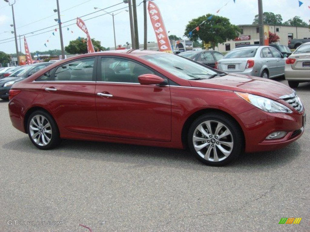 2011 Sonata SE - Venetian Red / Black photo #6