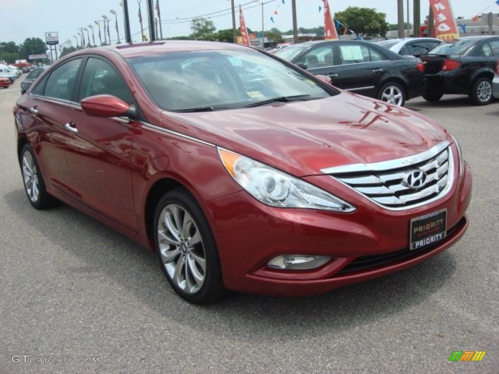2011 Sonata SE - Venetian Red / Black photo #7