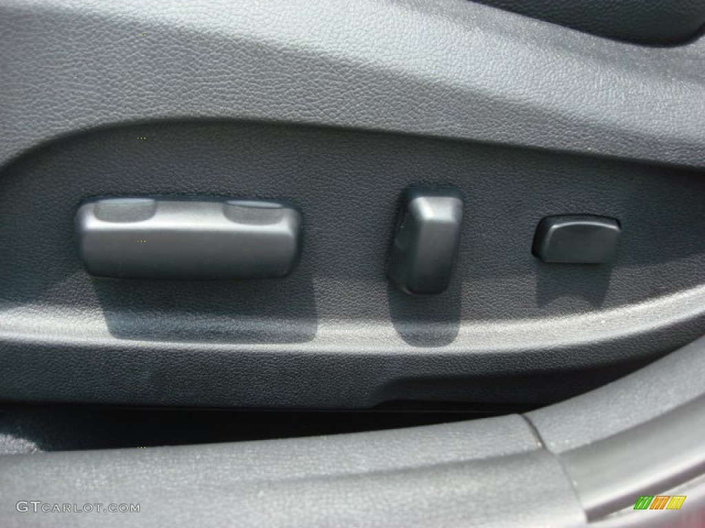 2011 Sonata SE - Venetian Red / Black photo #12