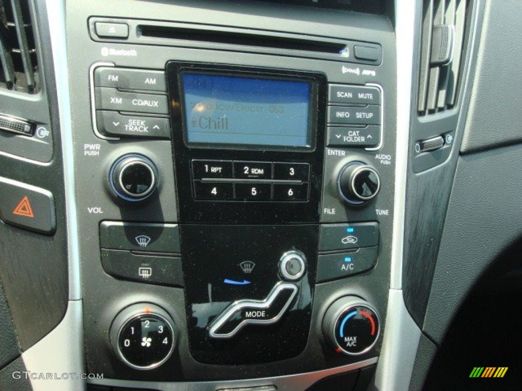 2011 Sonata SE - Venetian Red / Black photo #15