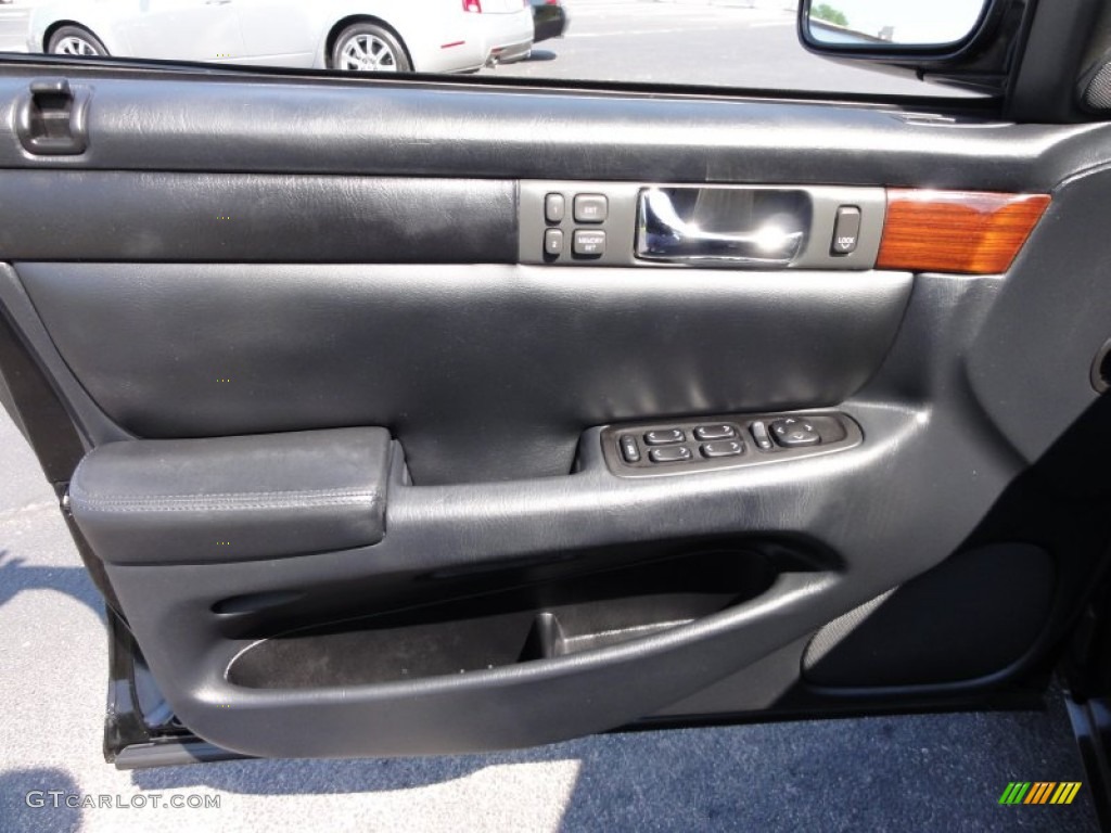 2004 Cadillac Seville SLS Black Door Panel Photo #51546396