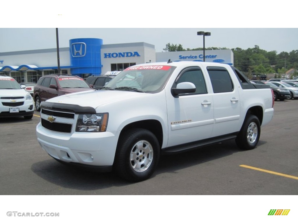 Summit White Chevrolet Avalanche