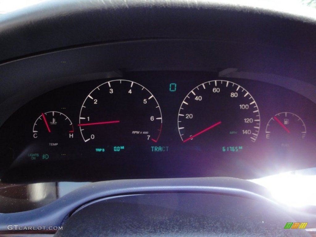 2004 Cadillac Seville SLS Gauges Photo #51546741