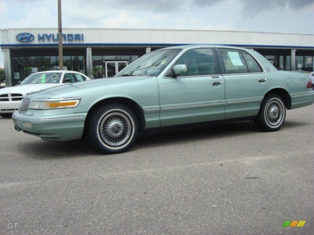 1996 Grand Marquis GS - Medium Willow Green Metallic / Light Graphite photo #2