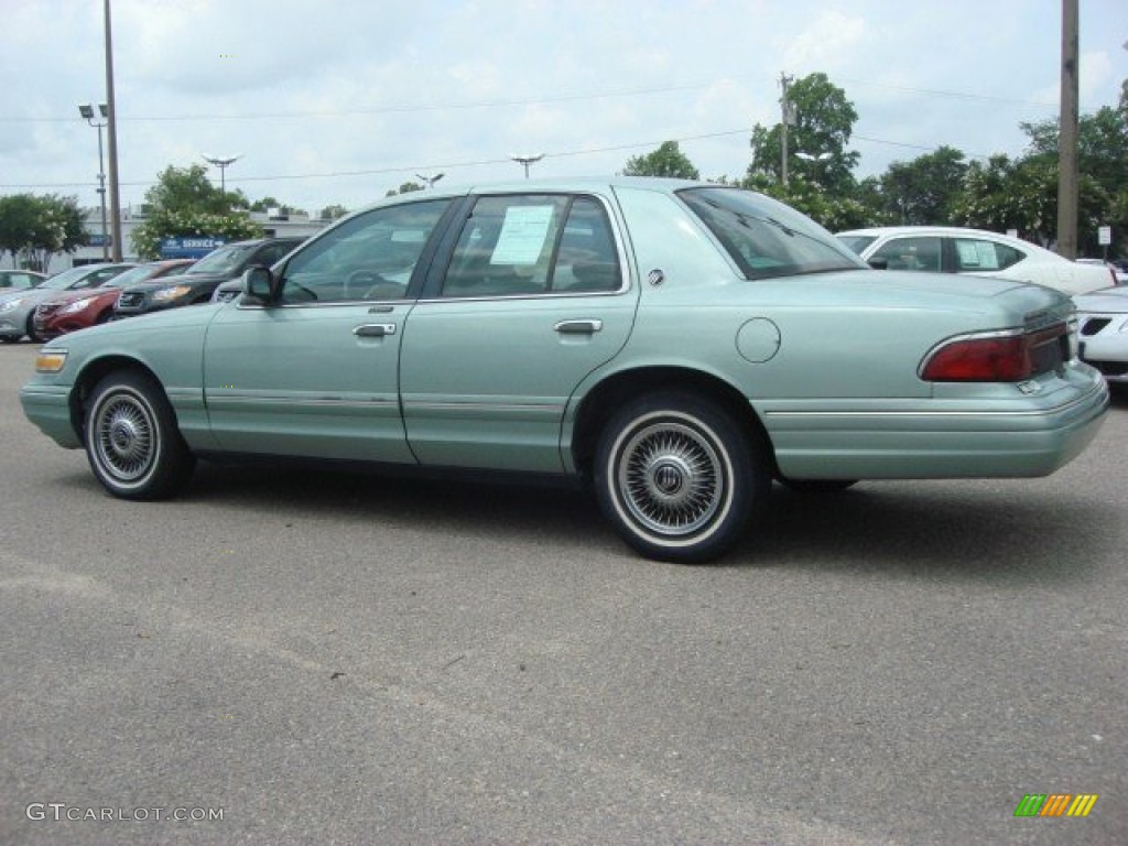 1996 Grand Marquis GS - Medium Willow Green Metallic / Light Graphite photo #3
