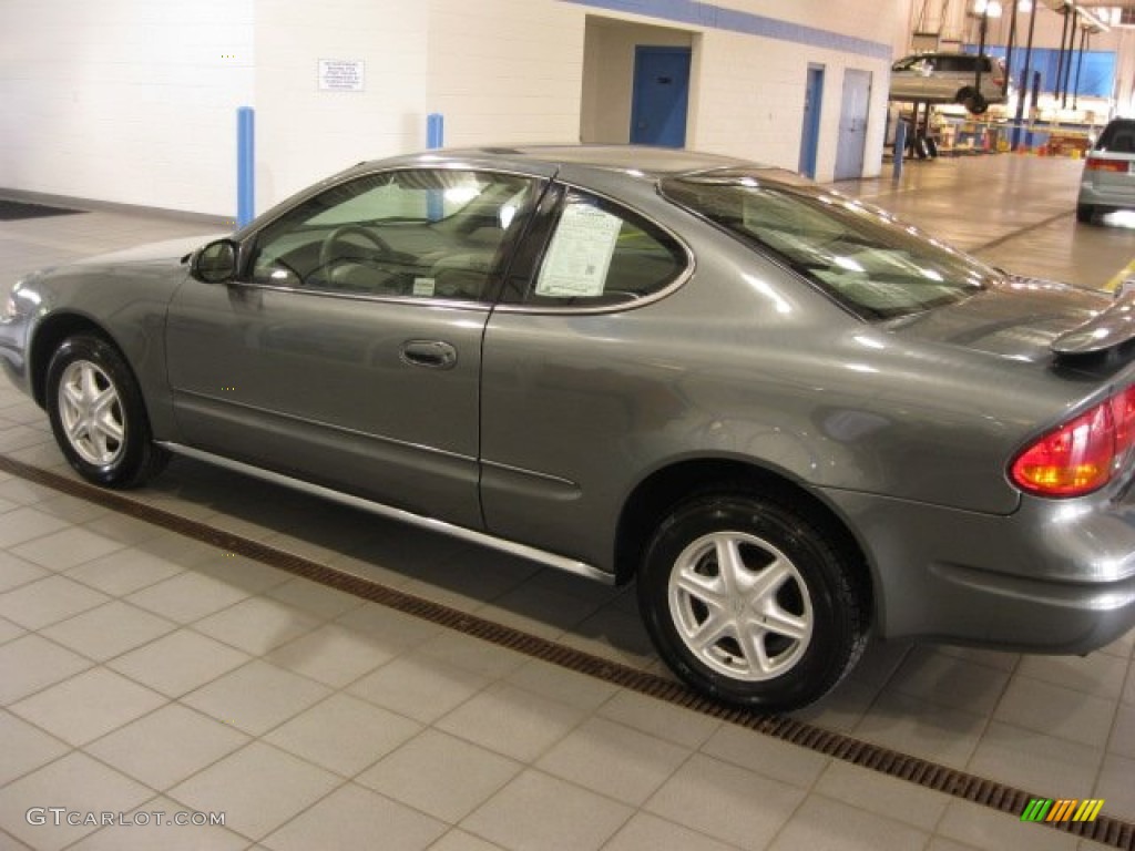 2004 Alero GL1 Coupe - Steel Gray / Pewter photo #4