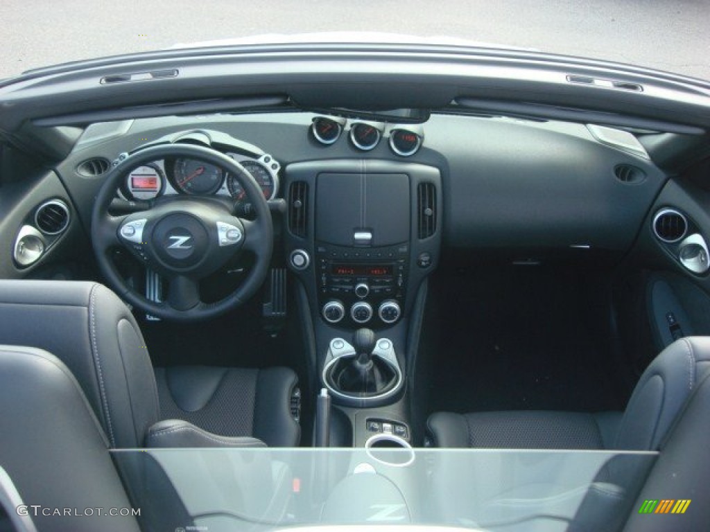 2010 370Z Touring Roadster - Pearl White / Gray Leather photo #12