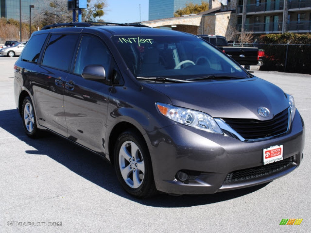 2011 Sienna LE - Predawn Gray Mica / Light Gray photo #3