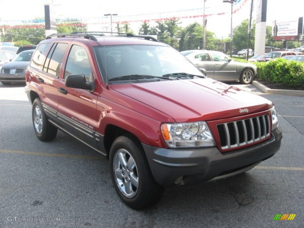 2004 Grand Cherokee Laredo 4x4 - Inferno Red Pearl / Dark Slate Gray photo #4