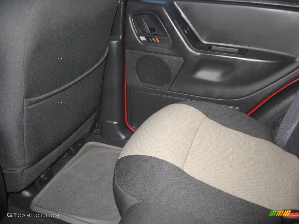 2004 Grand Cherokee Laredo 4x4 - Inferno Red Pearl / Dark Slate Gray photo #43