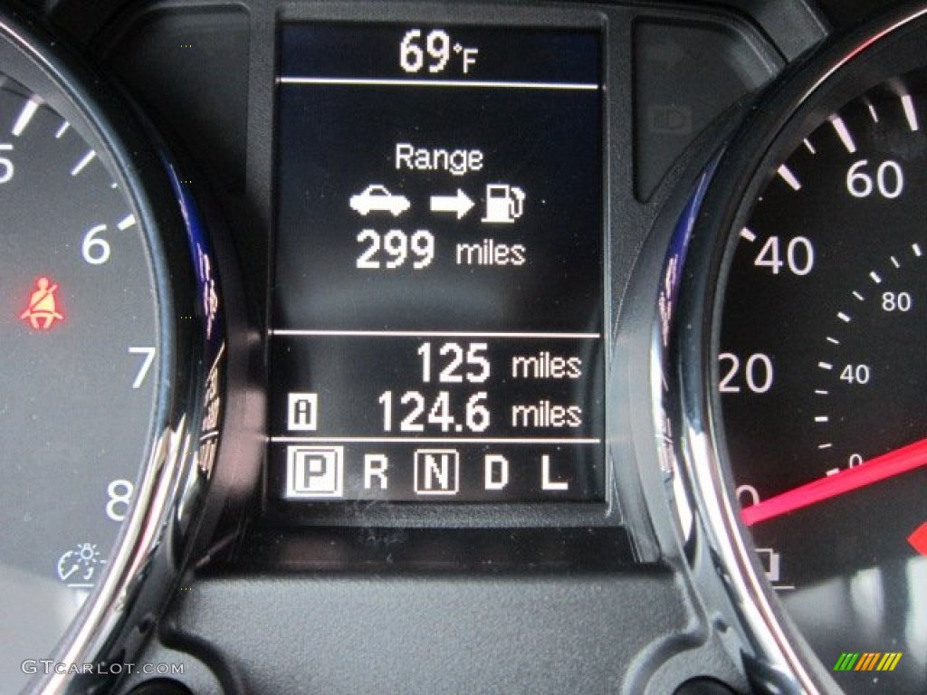 2011 Rogue S AWD - Platinum Graphite / Black photo #20
