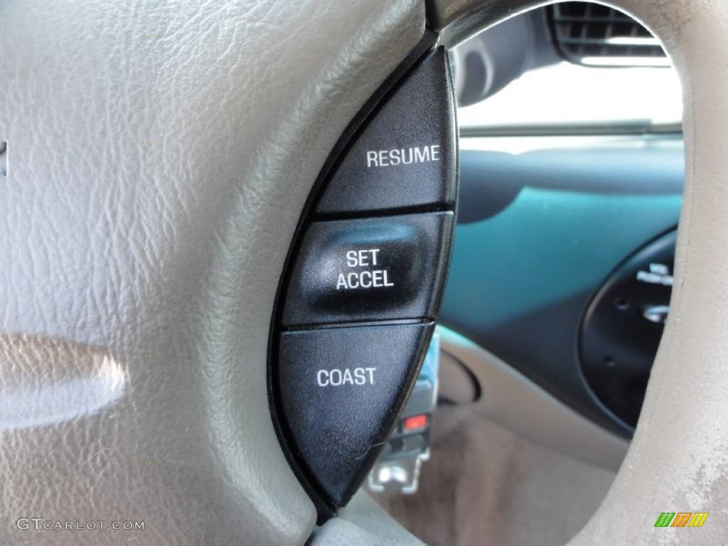 1999 Ford Taurus SE Wagon Controls Photo #51556572