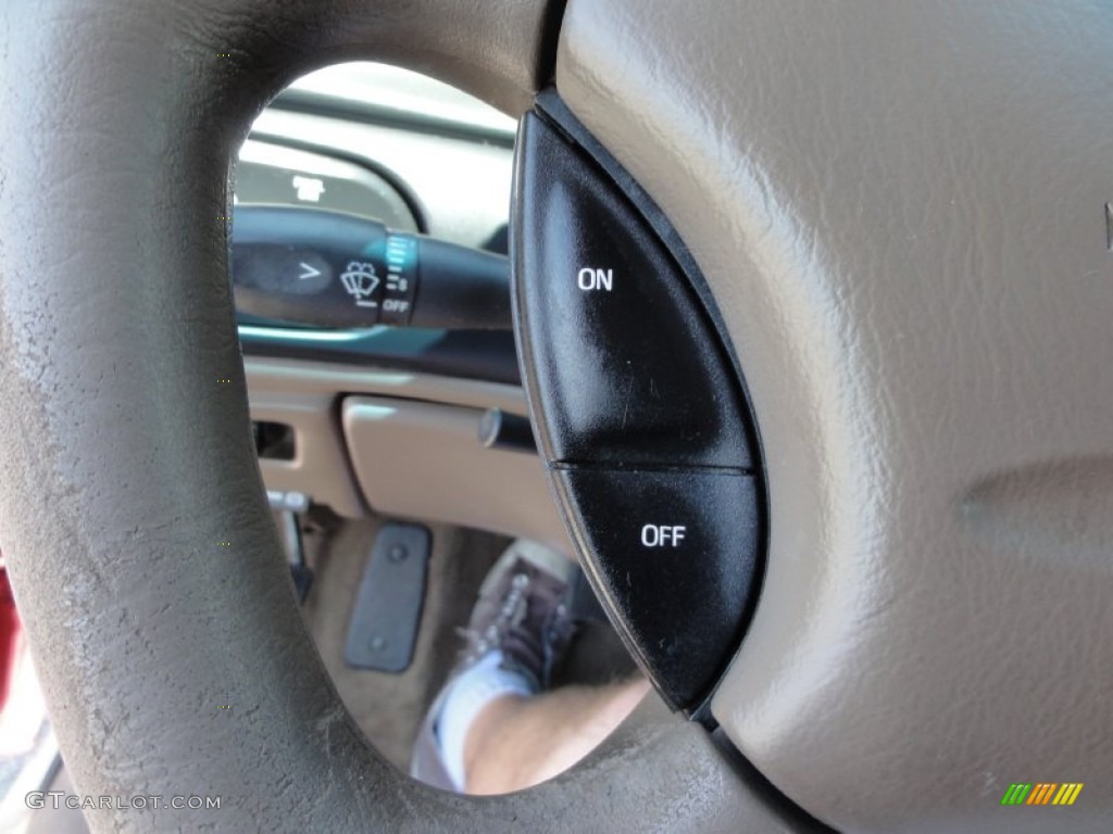 1999 Ford Taurus SE Wagon Controls Photo #51556587