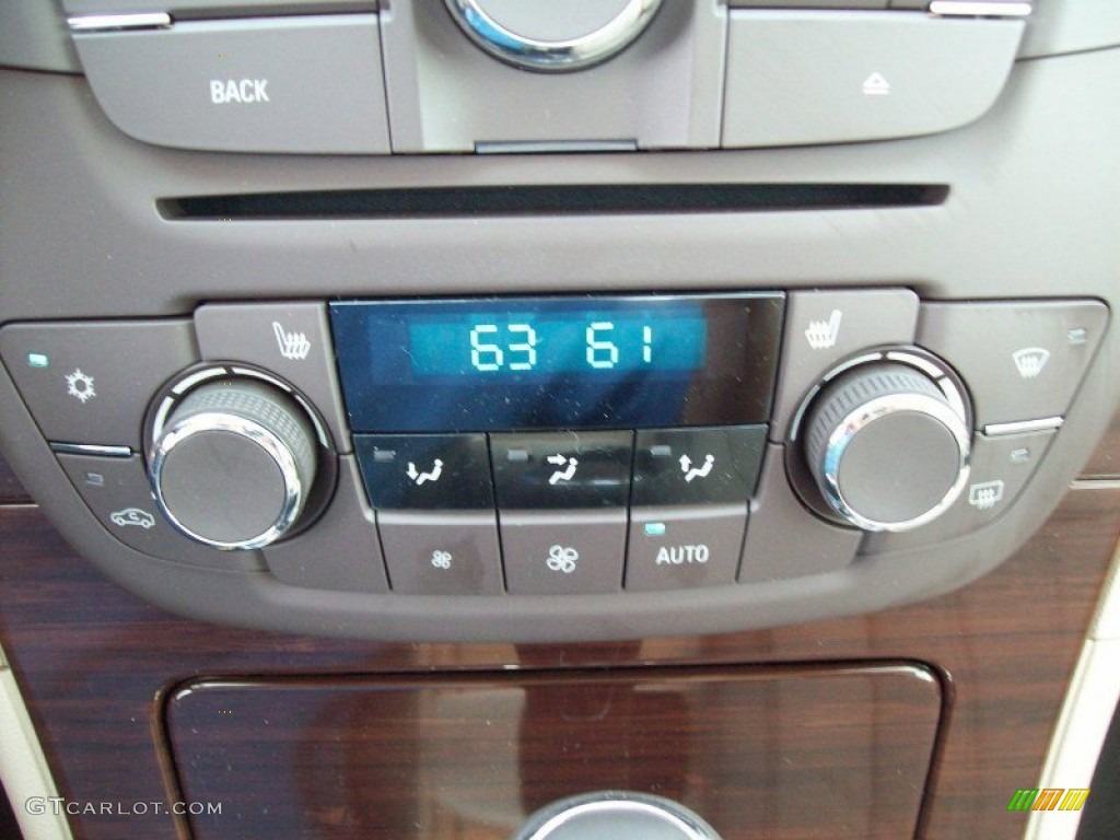 2011 Buick Regal CXL Controls Photo #51556683