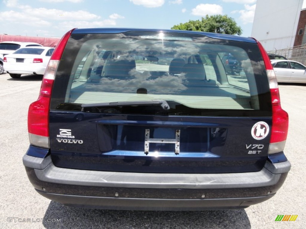 2004 V70 2.5T - Nautic Blue Metallic / Beige/Light Sand photo #9