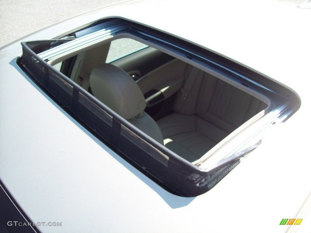2011 Buick Regal CXL Sunroof Photo #51556764
