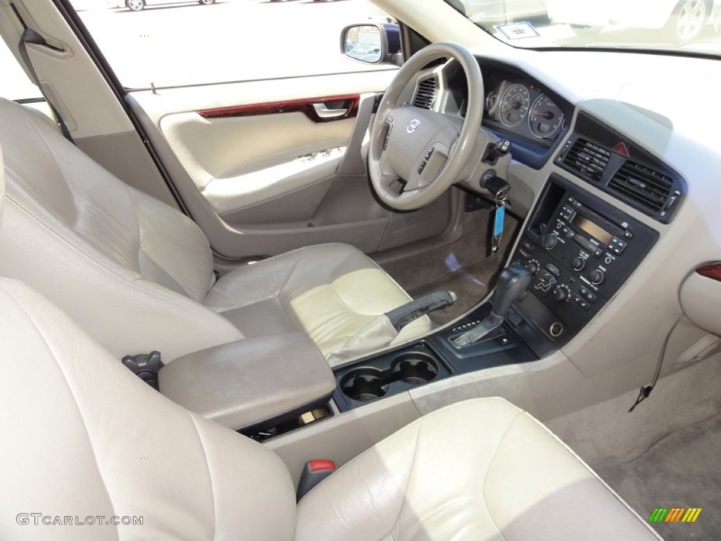2004 V70 2.5T - Nautic Blue Metallic / Beige/Light Sand photo #19