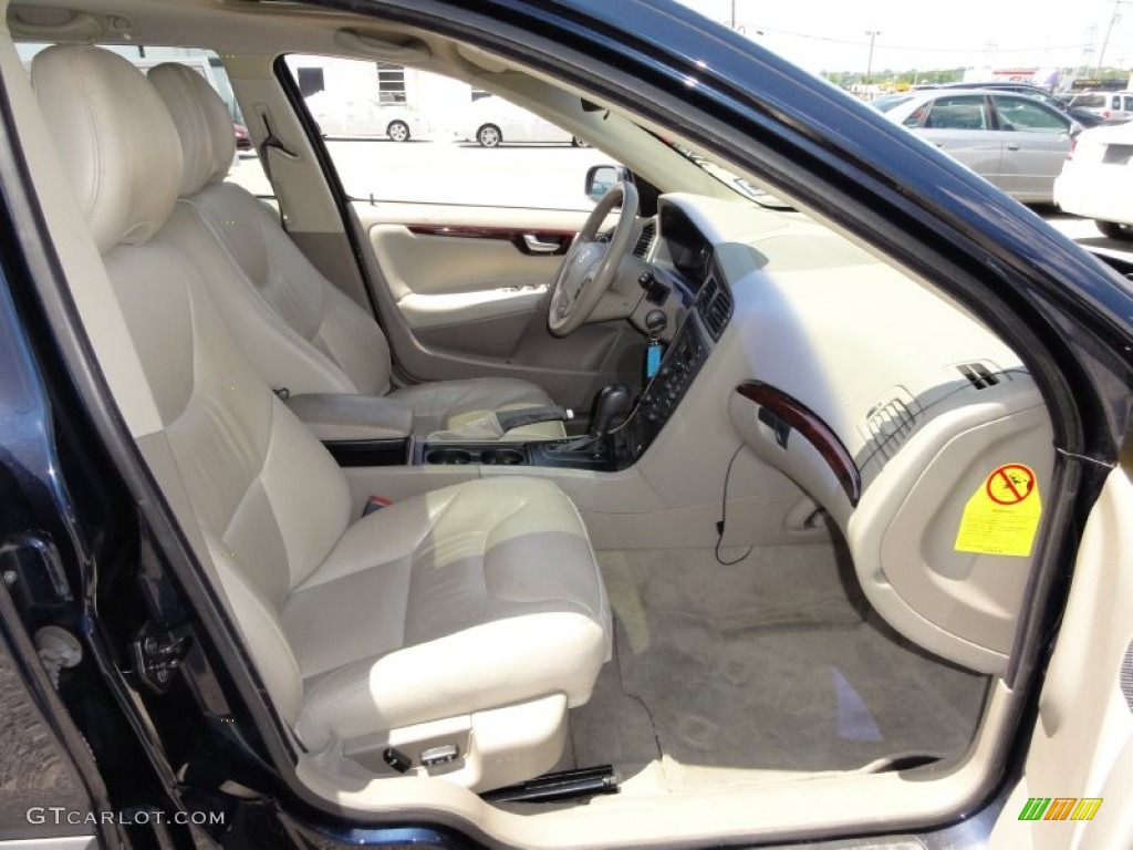 2004 V70 2.5T - Nautic Blue Metallic / Beige/Light Sand photo #20
