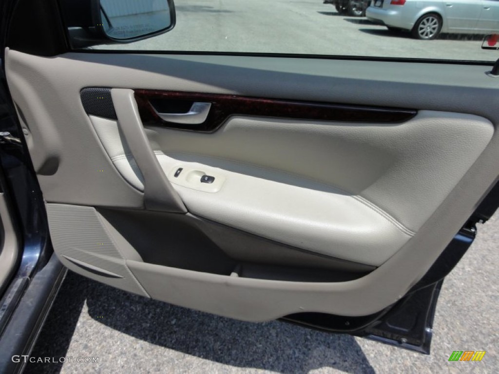 2004 V70 2.5T - Nautic Blue Metallic / Beige/Light Sand photo #24
