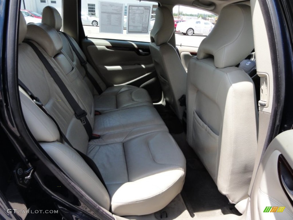 2004 V70 2.5T - Nautic Blue Metallic / Beige/Light Sand photo #25