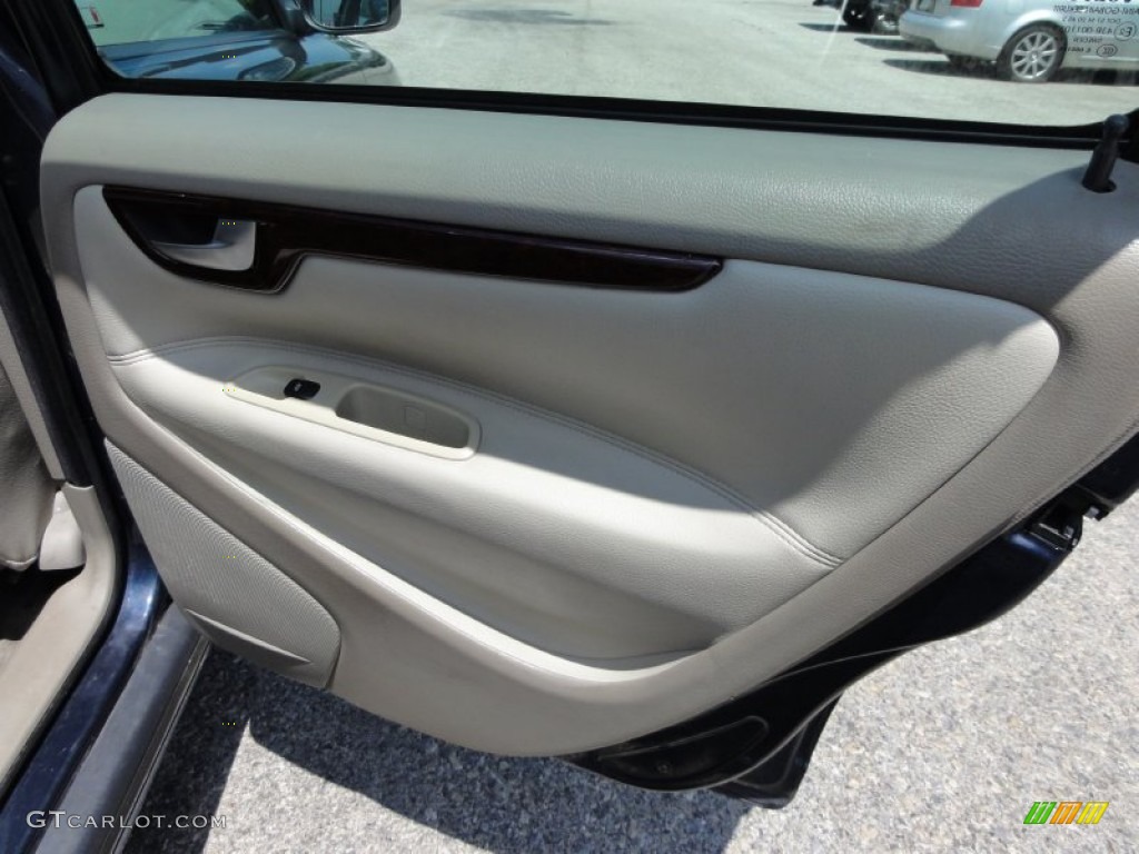 2004 V70 2.5T - Nautic Blue Metallic / Beige/Light Sand photo #26