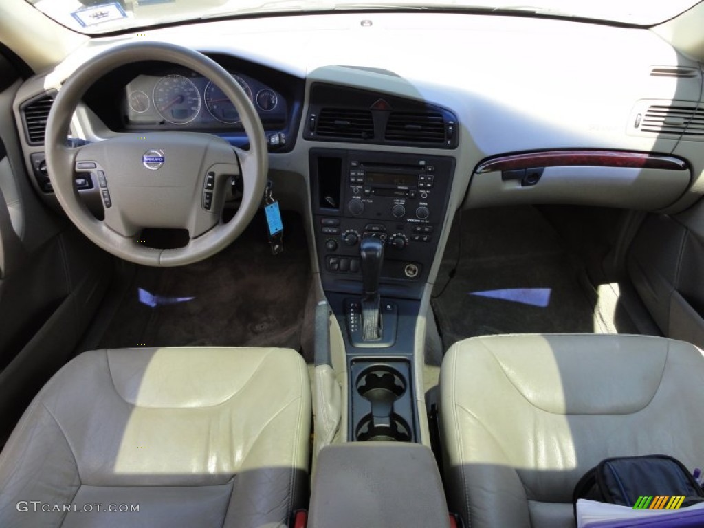 2004 V70 2.5T - Nautic Blue Metallic / Beige/Light Sand photo #29
