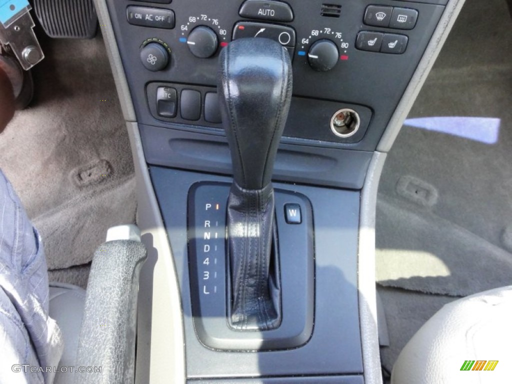 2004 Volvo V70 2.5T 5 Speed Automatic Transmission Photo #51557265