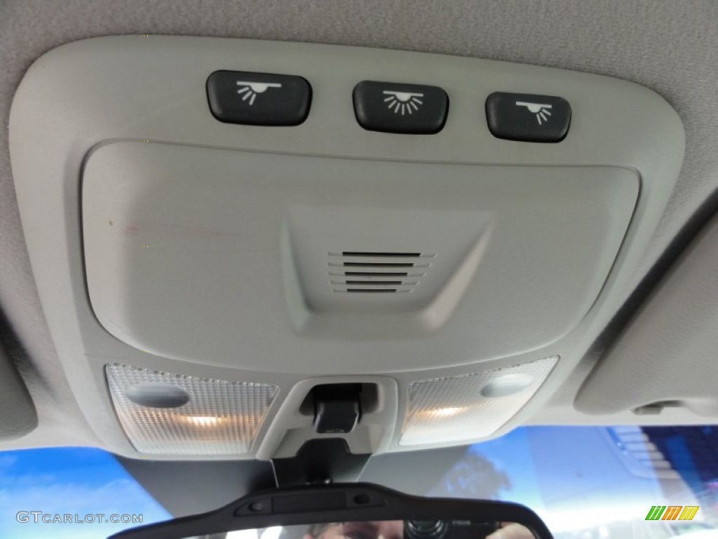 2004 V70 2.5T - Nautic Blue Metallic / Beige/Light Sand photo #44