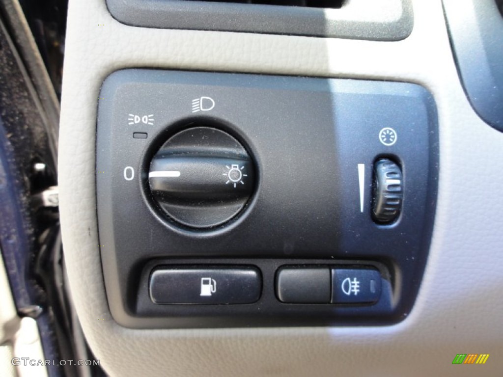 2004 V70 2.5T - Nautic Blue Metallic / Beige/Light Sand photo #50