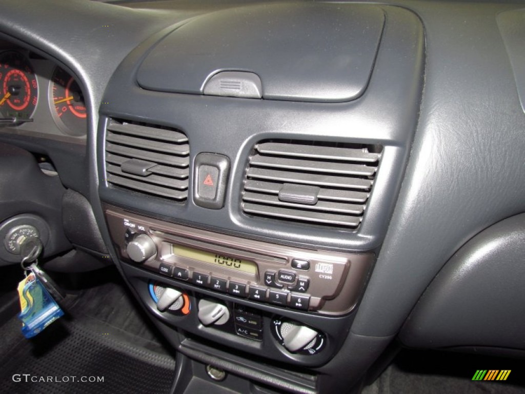 2002 Nissan Sentra SE-R Controls Photo #51562122