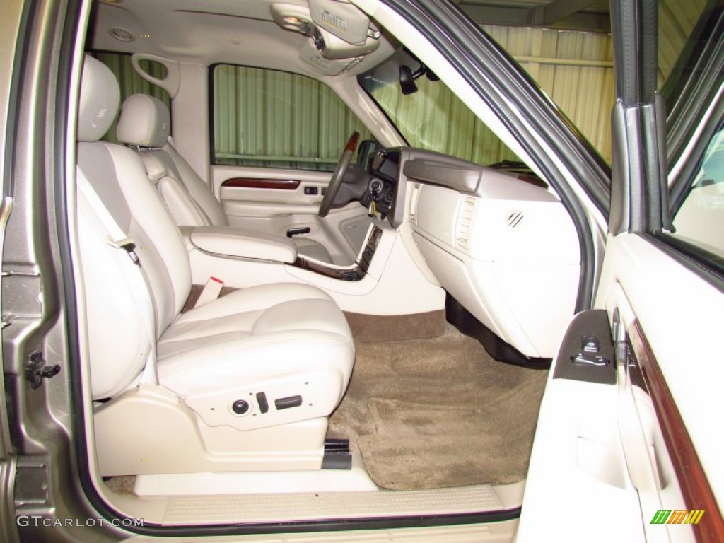 2003 Escalade  - Silver Sand / Shale photo #9