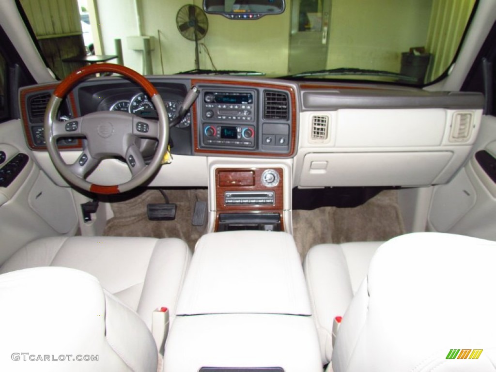 2003 Cadillac Escalade Standard Escalade Model Shale Dashboard Photo #51562800