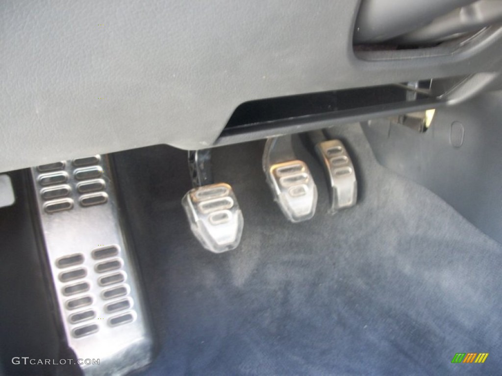 2007 Audi RS4 4.2 quattro Sedan Controls Photo #51564714