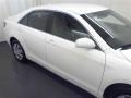 Super White - Camry  Photo No. 21