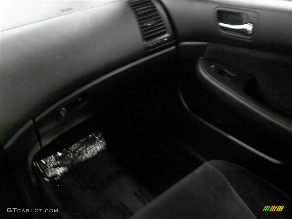 2006 Accord Value Package Sedan - Alabaster Silver Metallic / Black photo #11
